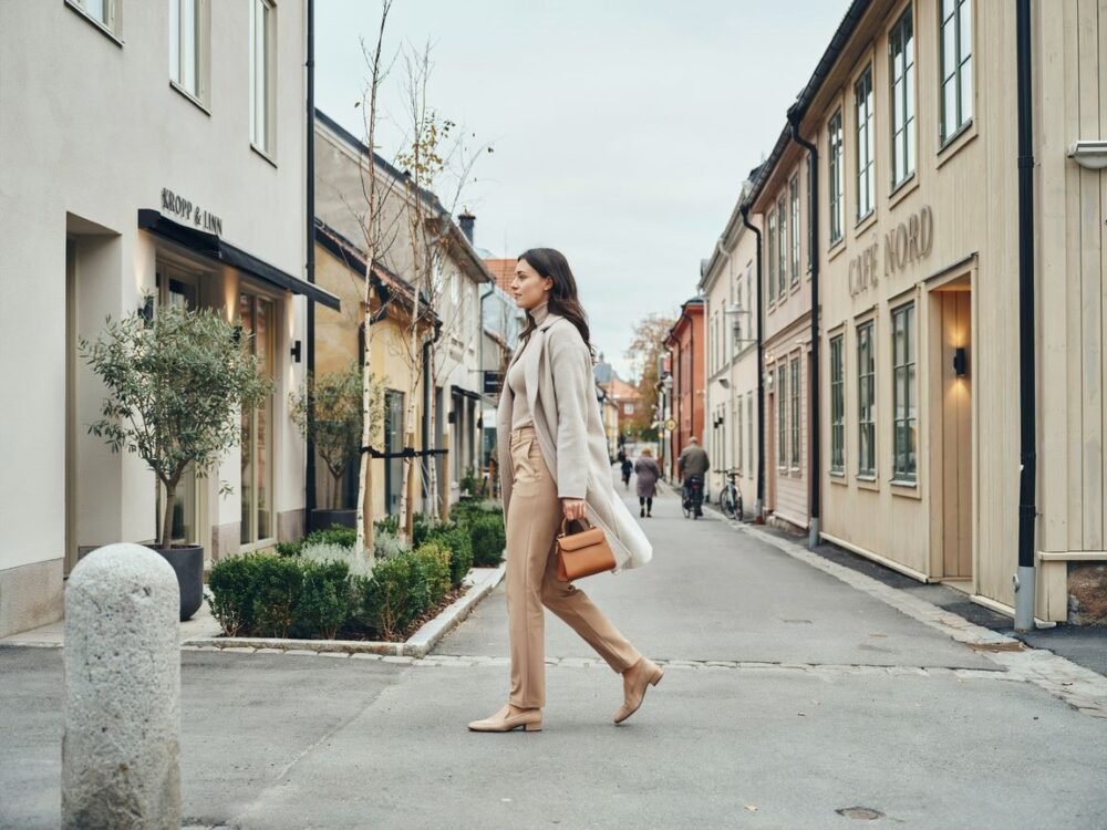 neutralne kolory w modzie skandynawskiej
